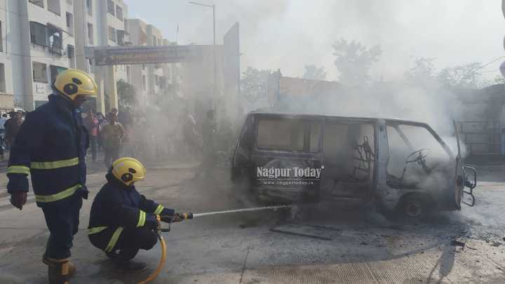 Omni Car Catches Fire, Driver Escapes
