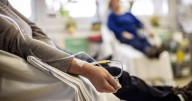 Regalarán masajes y microblading a pacientes con cáncer