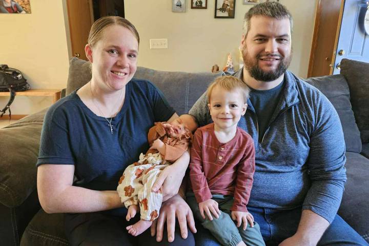 Mom Unexpectedly Gives Birth with Help from 2