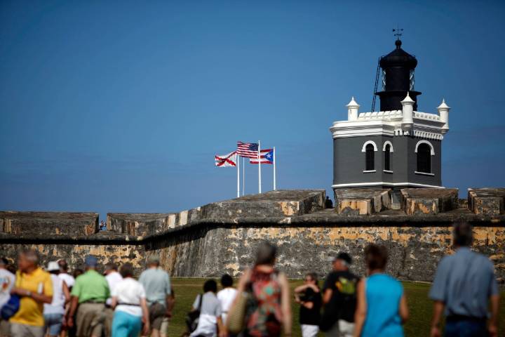 Comisionado residente Pablo José Hernández y directora de PRFAA enumeran efectos de cierre de gobierno en Puerto Rico