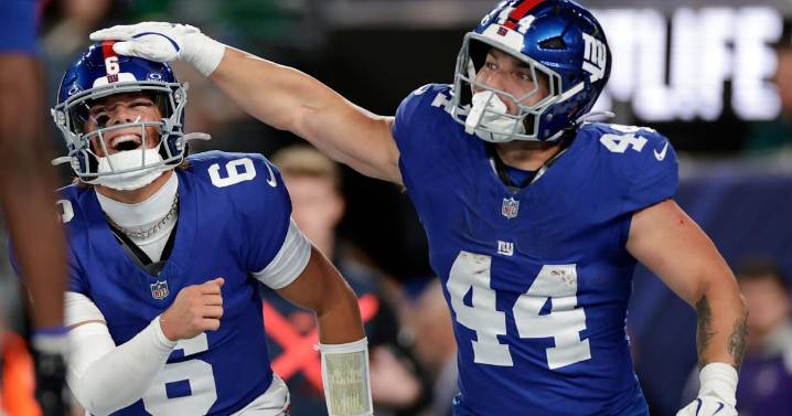 Skattebo runs for 3 TDs as Giants beat Eagles