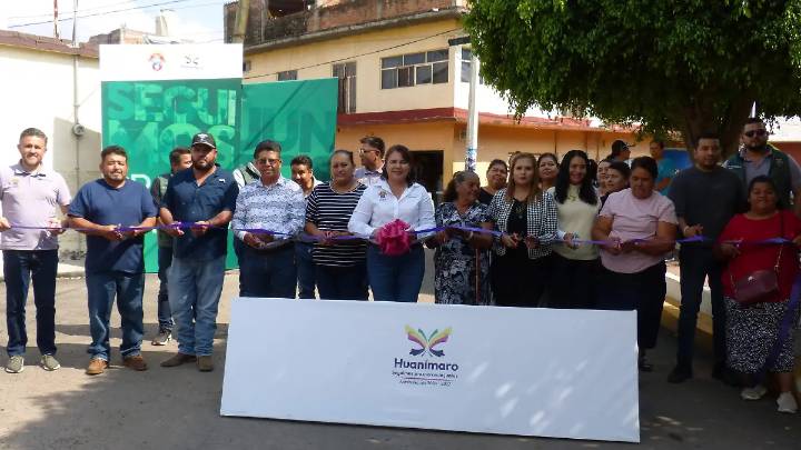 Laura Villalpando Arroyo inaugura y entrega obra de rehabilitación de siete calles en Rancho de Guadalupe