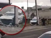 Policías retan al tren en Puebla y terminan arrastrado varios metros