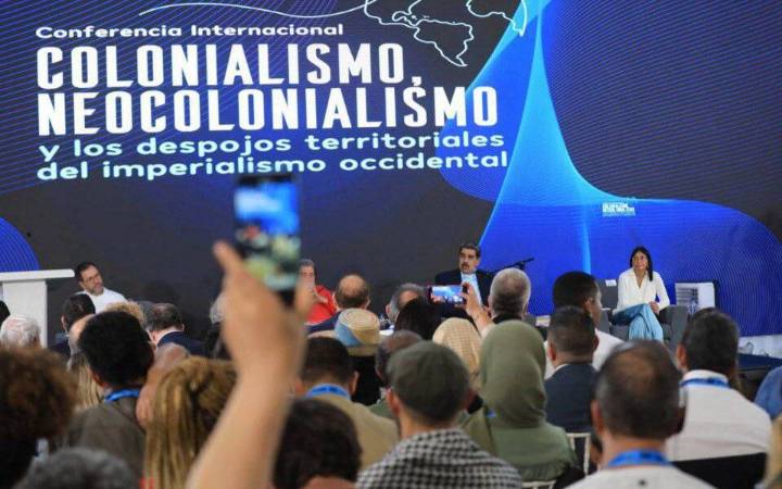 Presidente Maduro: Venezuela no se humillará y jamás seremos esclavos de imperio