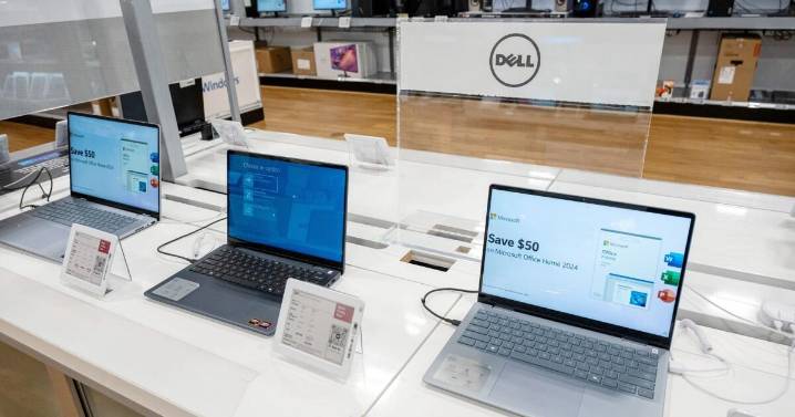 Apple readies touch-screen MacBook Pro for 2026, reversing decade