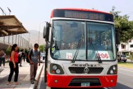 ¡Atención, pasajero! Si viajas en el corredor Rojo te devuelven la mitad de tu pasaje