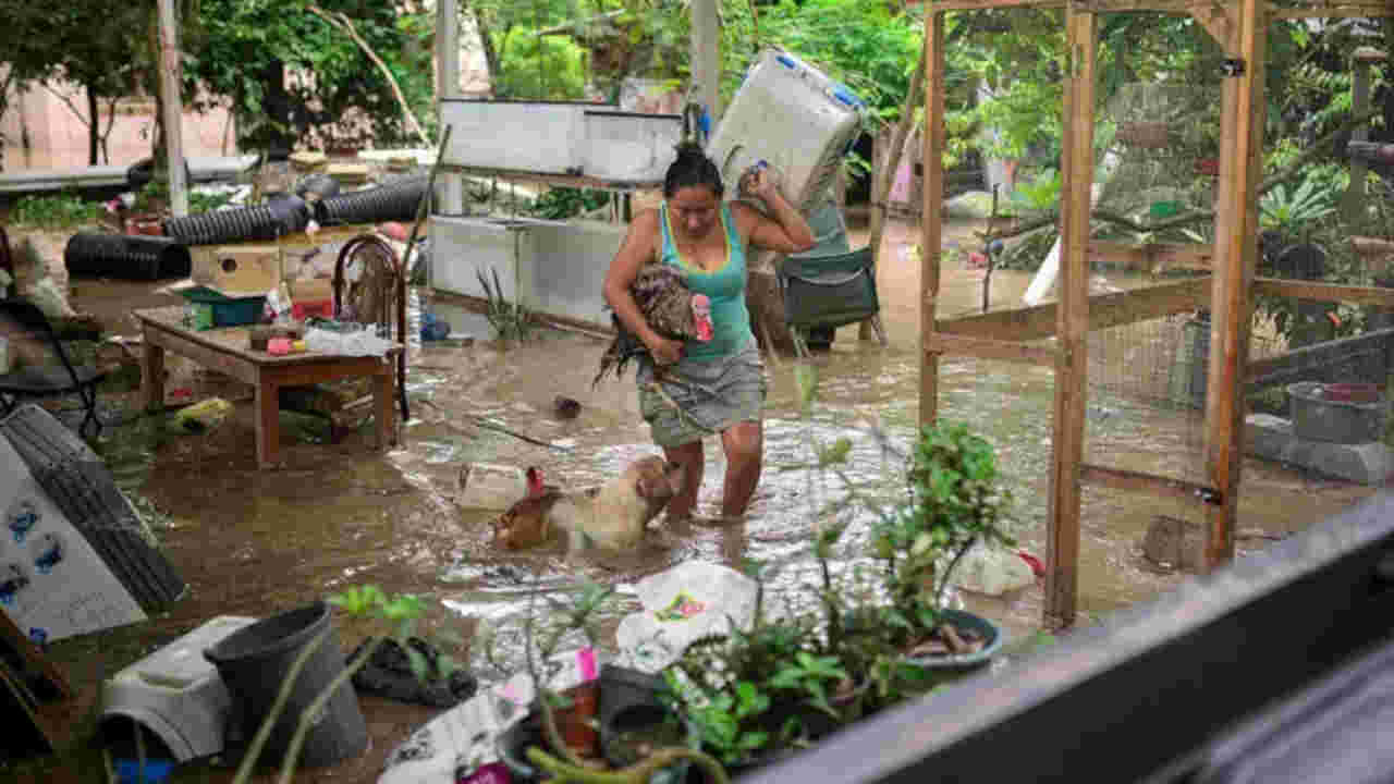 Apoyo inicial de 10 mil mdp para cien mil familias damnificadas por lluvias: Sheinbaum