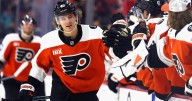 Trevor Zegras stays hot at home with 2 goals, 1 assist as Philadelphia Flyers beat Nashville Predators