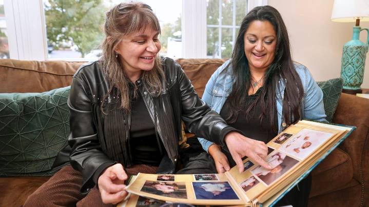 Mother reunites with daughter stolen at birth in Chile