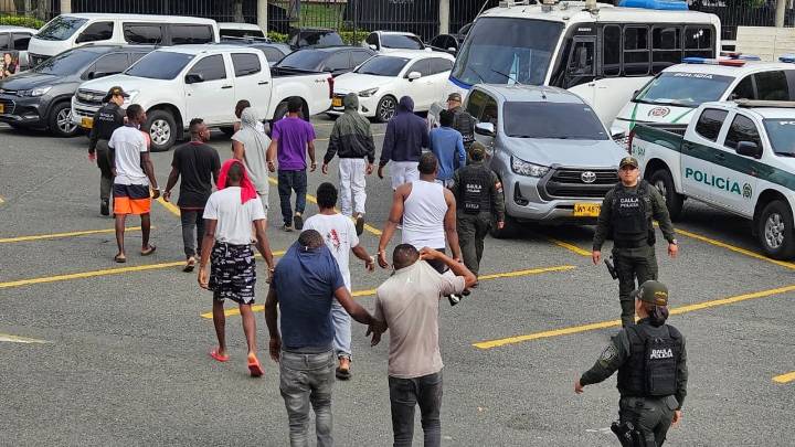 Golpe al crimen en Cali: capturan a los presuntos miembros de la banda ‘Los Chacales’; tenían hasta un arma Rocket