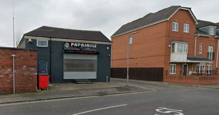 'Dirty dough mixer, chicken topping left out and excessive rubbish' at Stockton pizza shop