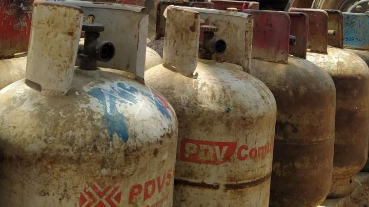 Denuncian que Gas Guasdualito se niega a vender cilindros de 43 kilogramos en Mareicito I