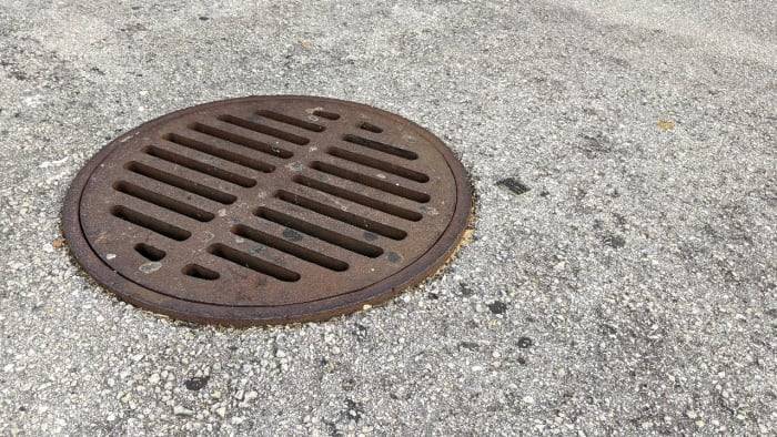 Sewage leak prompts lane closure in Melbourne