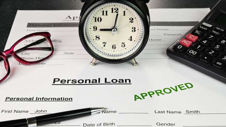 When should you use a personal loan vs. a credit card?