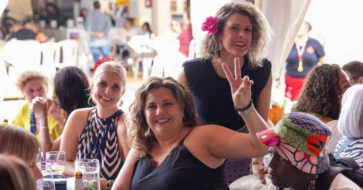 Satisfacción entre los caseteros de la Feria de San Lucas: "El tiempo está acompañando"