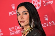 Dua Lipa celebró que recibió certificado de español previo a su gira