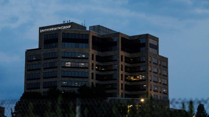 UnitedHealth shifts strategy with its massive physician network