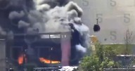 Incendio en Ecatepec consume una fábrica de colchones; suspenden Línea 1 del Mexicable