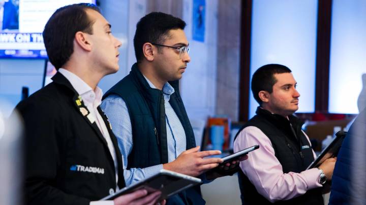 Stock futures are lower as government shutdown looms: Live updates