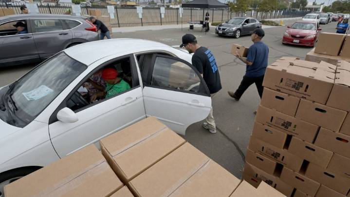 With CalFresh benefits about to lapse, Inland Empire food banks worry about shrinking safety net