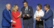 El televisivo Juan del Val se lleva el Premio Planeta 2025 y defiende la literatura como cultura popular