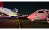 Dos aviones chocan en la calle de rodaje del aeropuerto LaGuardia