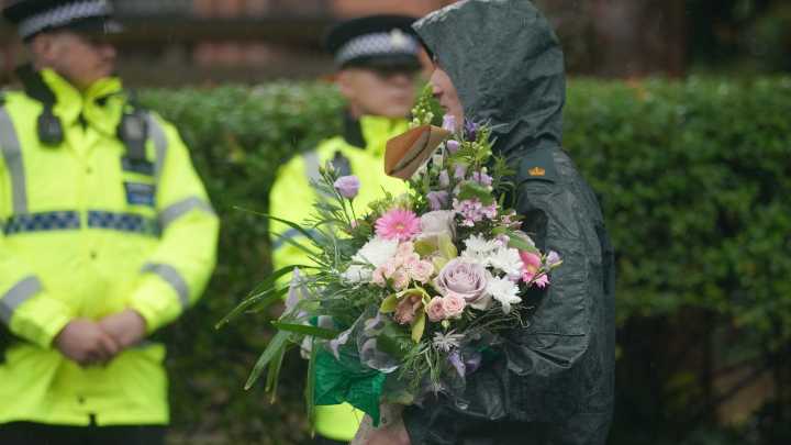 Testigos del ataque a la sinagoga de Mánchester afirman que el terrorista gritó: "Esto por matar a nuestros niños"