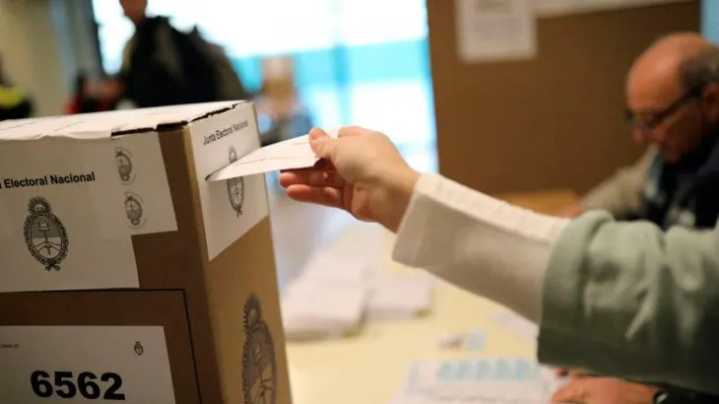Elecciones legislativas 2025: Fuerza Patria recortó 4 puntos y achicó la brecha con Milei