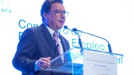 El consejero Santamaría destaca que el liderazgo femenino en Extremadura se ha duplicado, alcanzando el 2,6% de puestos directivos