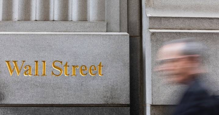 Cierra Wall Street mixto con S&P en positivo por ganancias de gran banca estadounidense