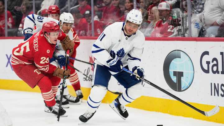 Raymond's two goals lead Wings to 6-3 victory over Toronto