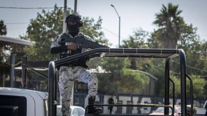 Atacan con explosivos la fiscalía de Baja California; consulado de EU emite alerta de seguridad