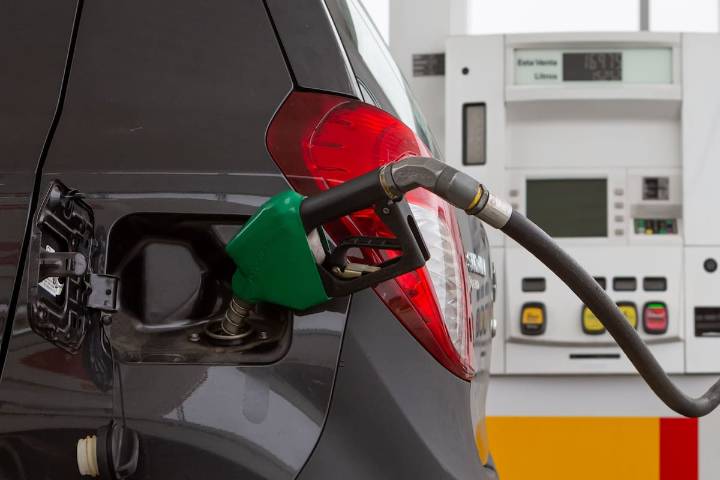 Precios de los combustibles: ENAP proyecta bajas en gasolinas y diésel para esta semana