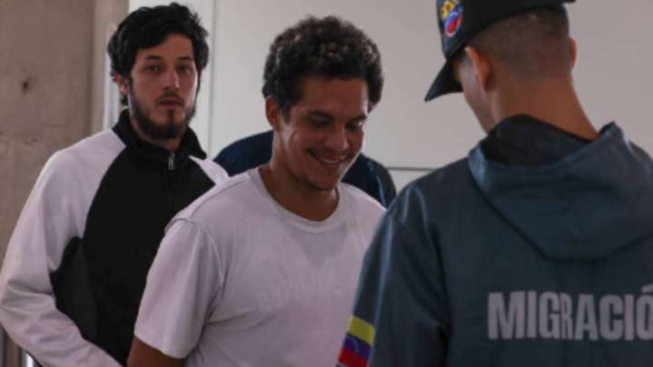 Llegó al país el vuelo 73 con 313 migrantes desde EEUU este viernes