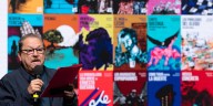 Escritoras, poetas y artista convocan “mitin poético” contra machismo de Paco Taibo II