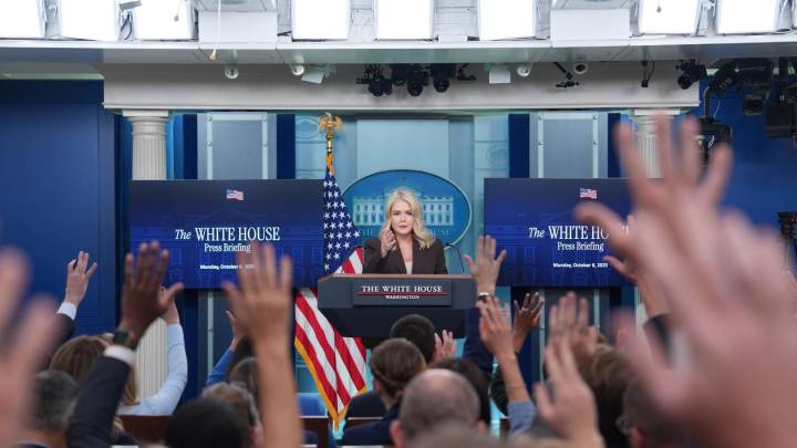 Trump says 25% tariff for medium and heavy duty trucks to start Nov. 1