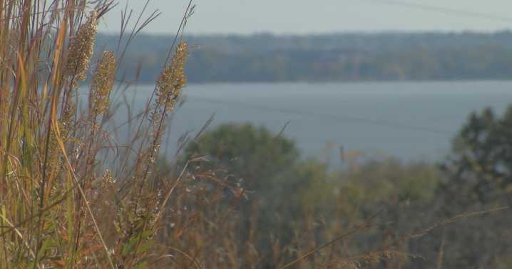 Lake health depends on land treatment efforts, volunteers start with Middleton prairie