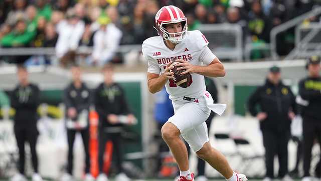 No 3. Oregon 'quacks' under pressure, dropping five-game win streak to No. 7 Indiana