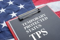 Madre inmigrante no consigue trabajo tras revocación de su TPS: “Tengo $5 en mi cuenta”