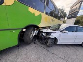 Accidente en Playa del Carmen deja lesionado y daños materiales