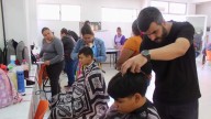 Un curso de barbería, otro más de los talleres que oferta el DIF Torreón