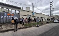 VIDEO.- Desalojo en pausa: tensión en la acería tomada