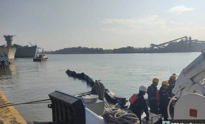 Contenido, derrame de hidrocarburos en Tuxpan: Semar