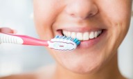 El error más común en higiene bucal: Cepillar los dientes justo después de comer