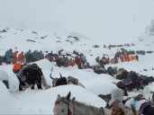 Hikers rescued from Mount Everest after severe snowstorm