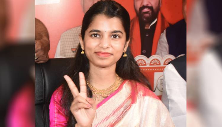Bihar Assembly Polls: Singer Maithili Thakur Gets BJP Ticket From Alinagar Constituency