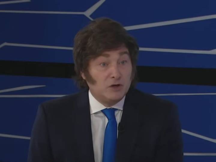 Milei calificó como un "gesto noble" la renuncia de Espert y sugirió ser víctima "de una venganza del kirchnerismo por meter presa a Cristina"