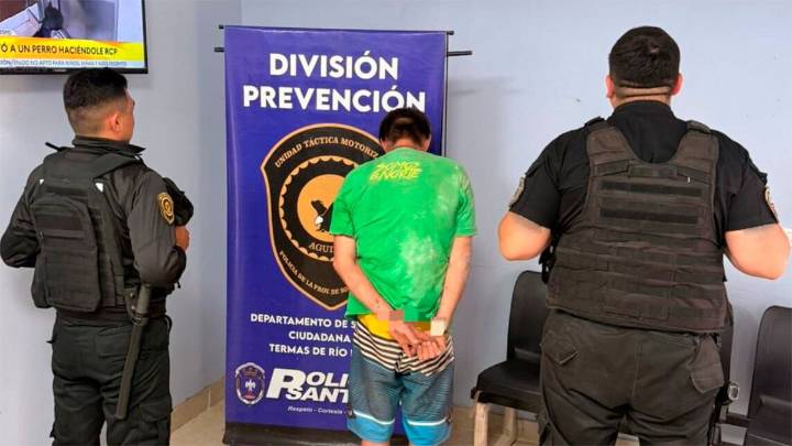 Sorprendieron a un hombre robando dentro de una vivienda y fue aprehendido por la Policía