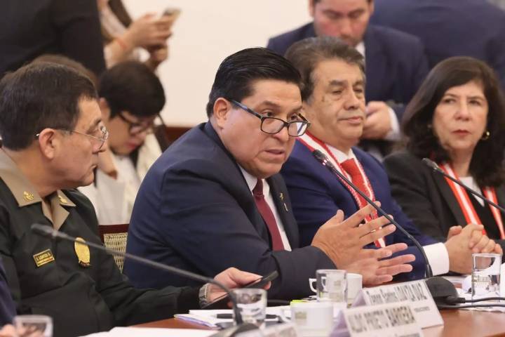 Mininter anuncia que PNP especializada combatirá extorsión en el transporte