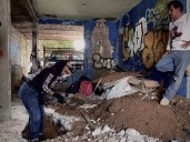 La desesperanza de buscar desaparecidos en México también toca a las familias de los policías